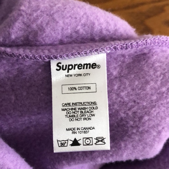 SUPREME light purple crew neck sweatshirt. - Picture 8 of 9